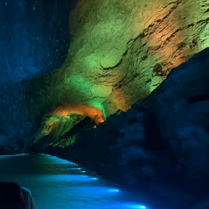 1-Day Zhangjiajie Huanglong Cave and  Baofeng Lake