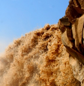 Ancient City and Waterfall Tour in Shanxi