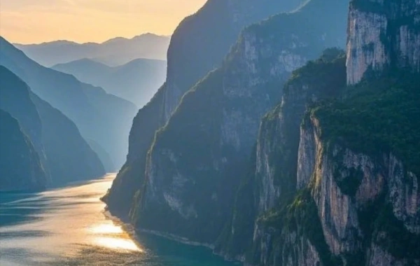 Tag 6: Yangtze River Cruise (B, L, D)