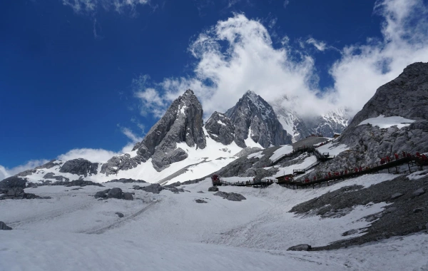 Tag 2: Yulong Schneeberg